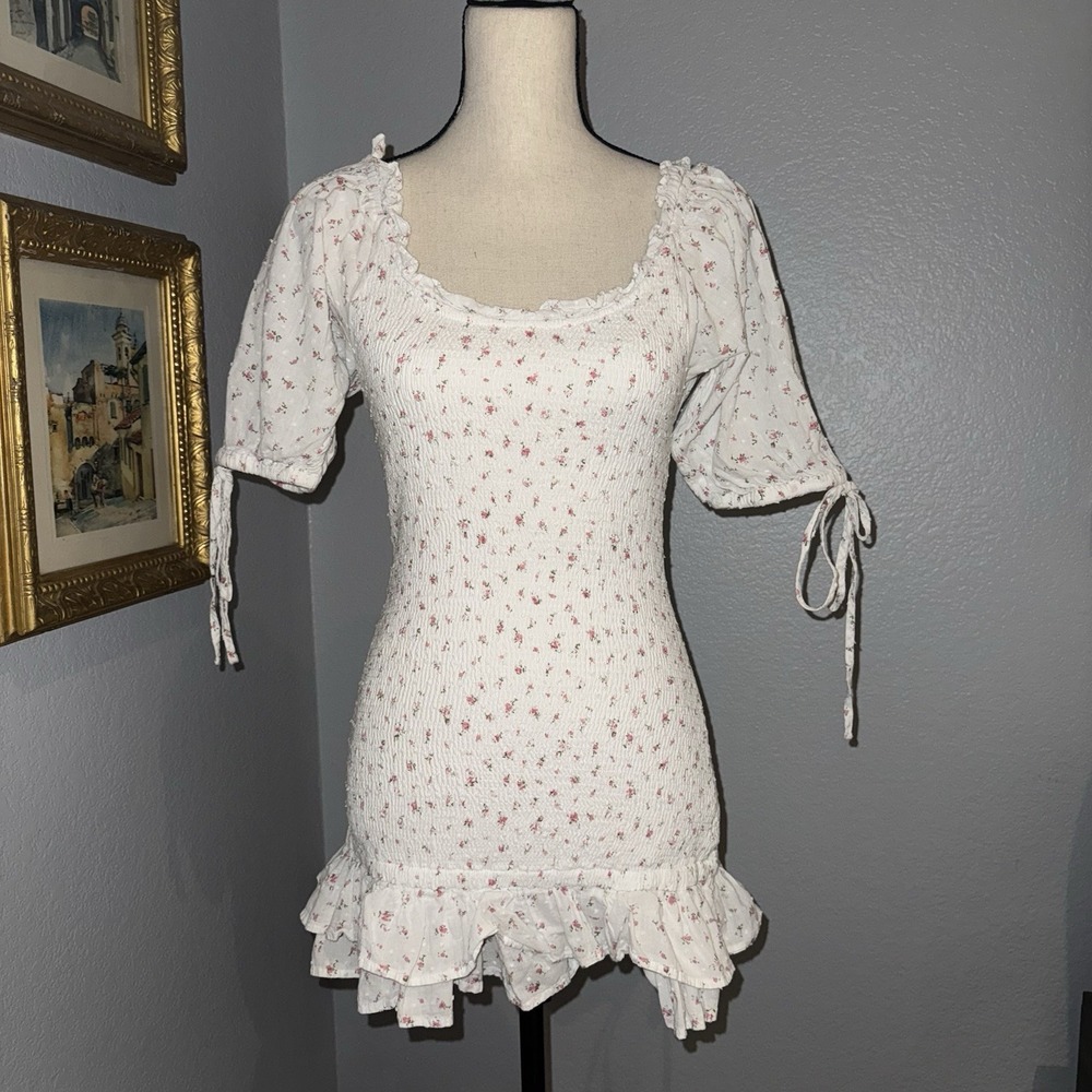 Women's Dress Sz‎ M White Pink Floral Smocked Puff Sleeve Ruffle Hem